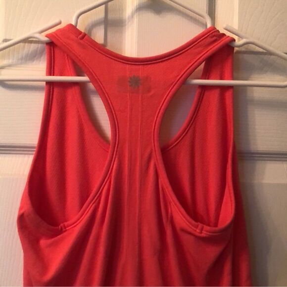 Athleta Fastest Track Racerback Tank Coral M - Picture 4 of 6